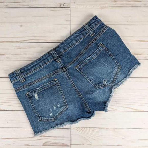 🎇 Empire Abigail Distressed Lace Pocket Shorts 9 - Picture 4 of 8